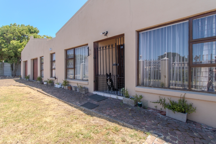 4 Bedroom Property for Sale in Protea Heights Western Cape